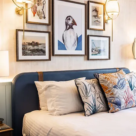 Somerville Hotel