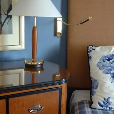 Somerville Hotel